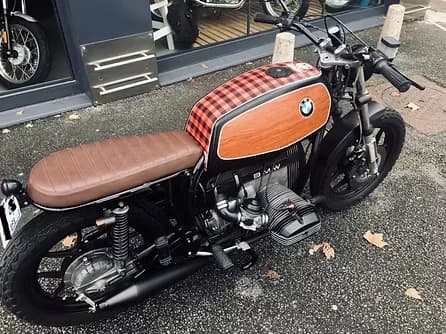 BMW R65 LS orange préparée en scrambler