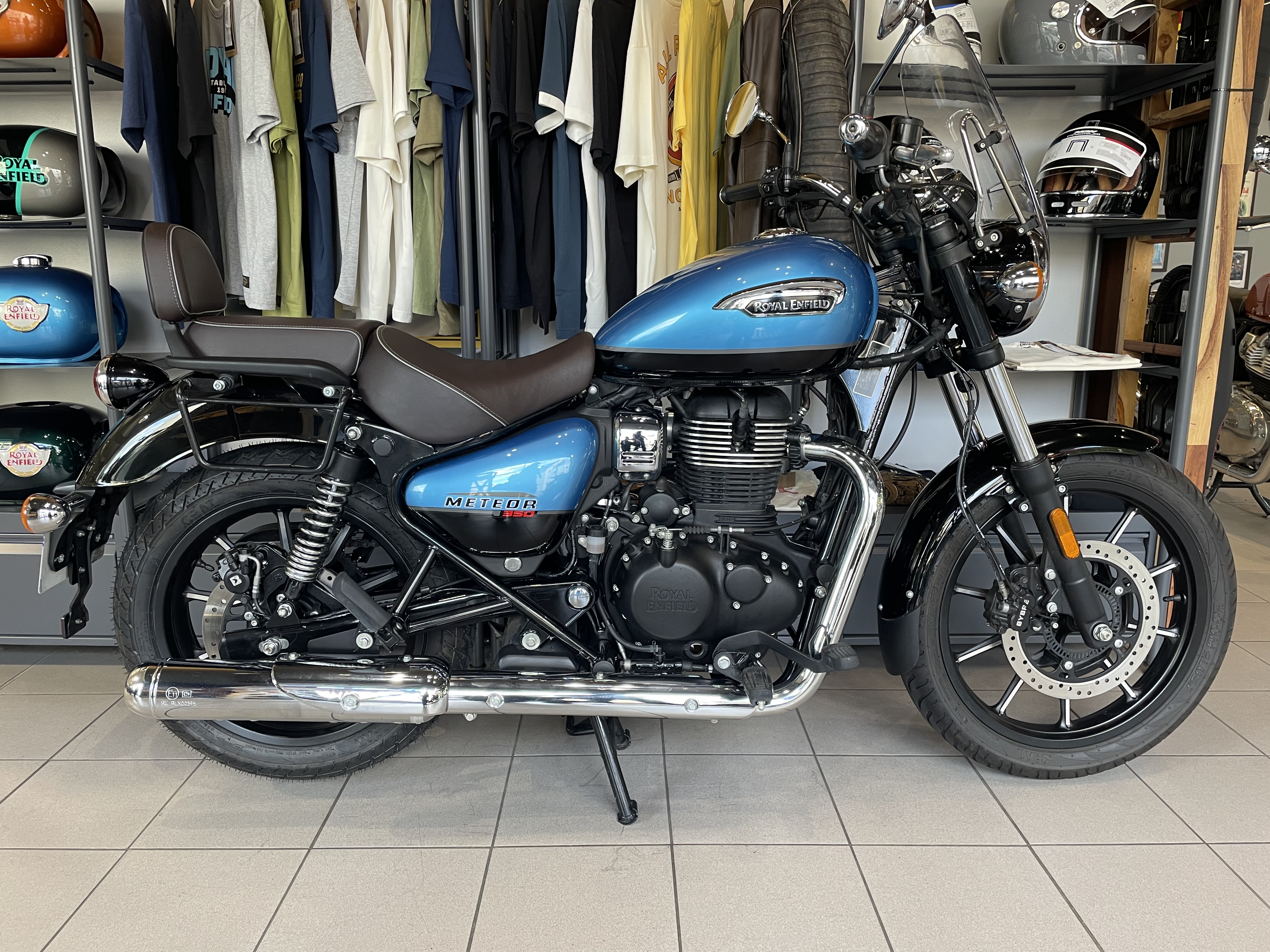 ROYAL ENFIELD METEOR 350 SUPERNOVA BLUE